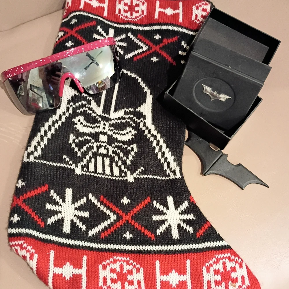 BATMAN BATATANG MONEY CLIP NIB BONUS SUNGLASSES BONUS STAR WARS STOCKING